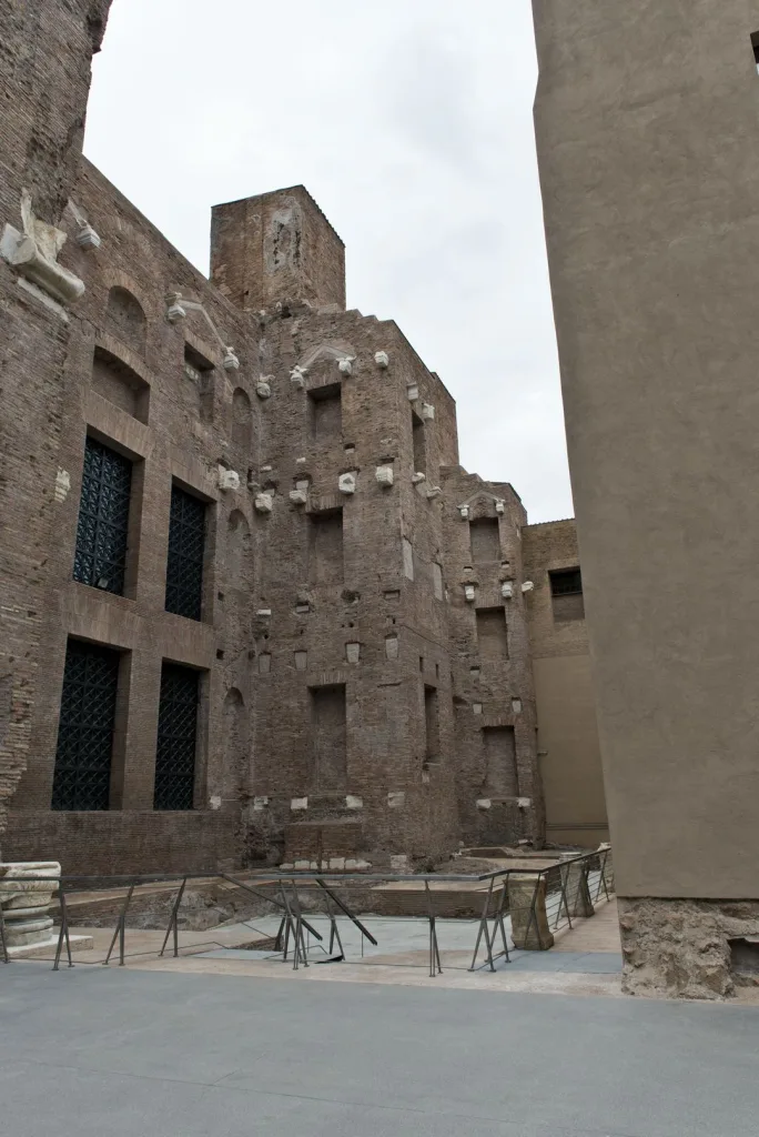 Natatio, piscina monumentale
