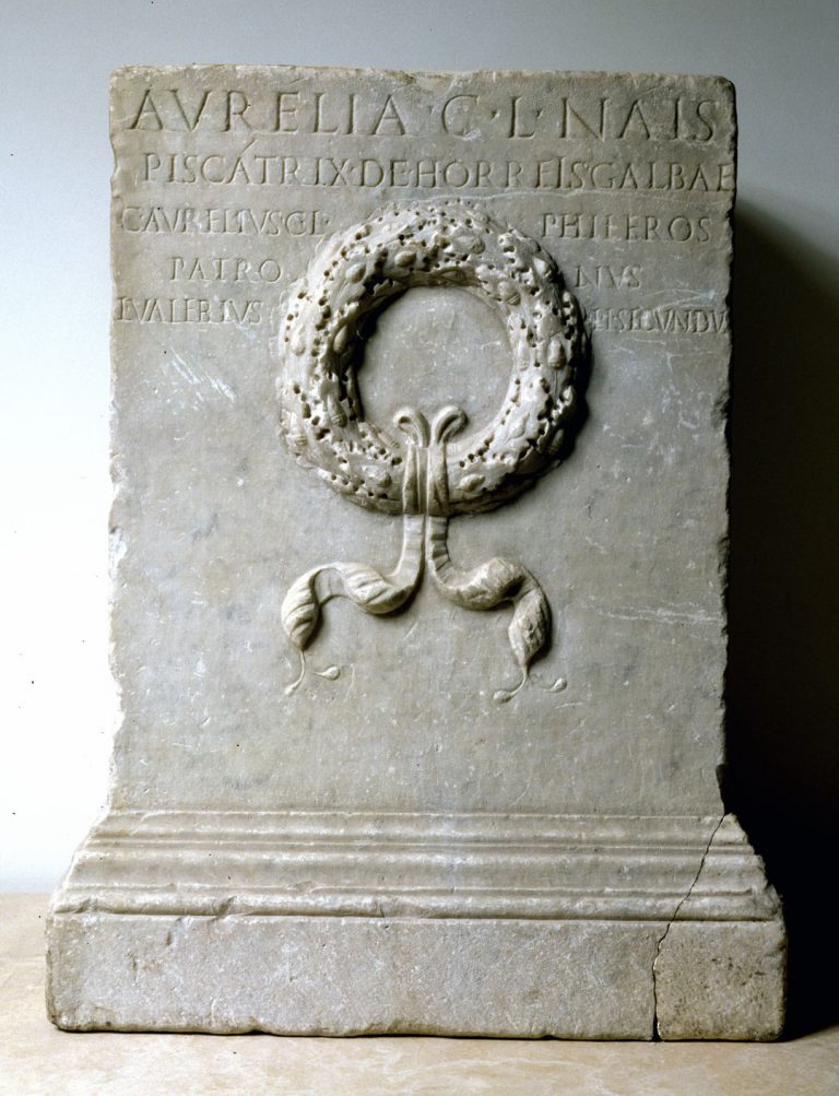Funerary altar of the fishseller Aurelia Nais