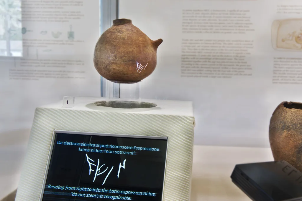 Vaso con iscrizione dalla tomba 482 di Osteria dell'Osa