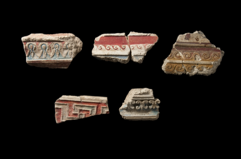 Multi-coloured stuccoes