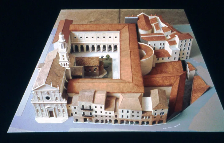 Plastico ricostruttivo con la piccola chiesa di S. Maria Domine Rose al centro dell'area