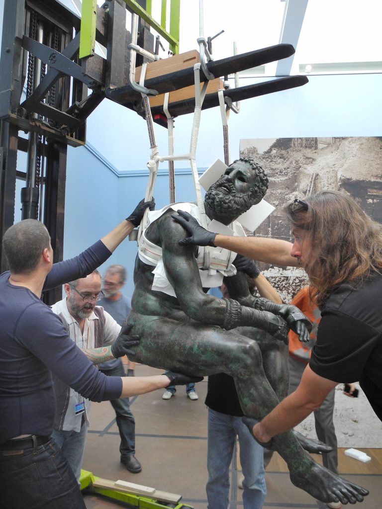 Handling phase for exhibition set-up