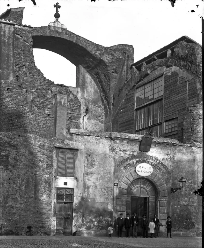 L’ingresso del Museo Nazionale Romano e dell’Istituto Margherita di Savoia per i poveri ciechi