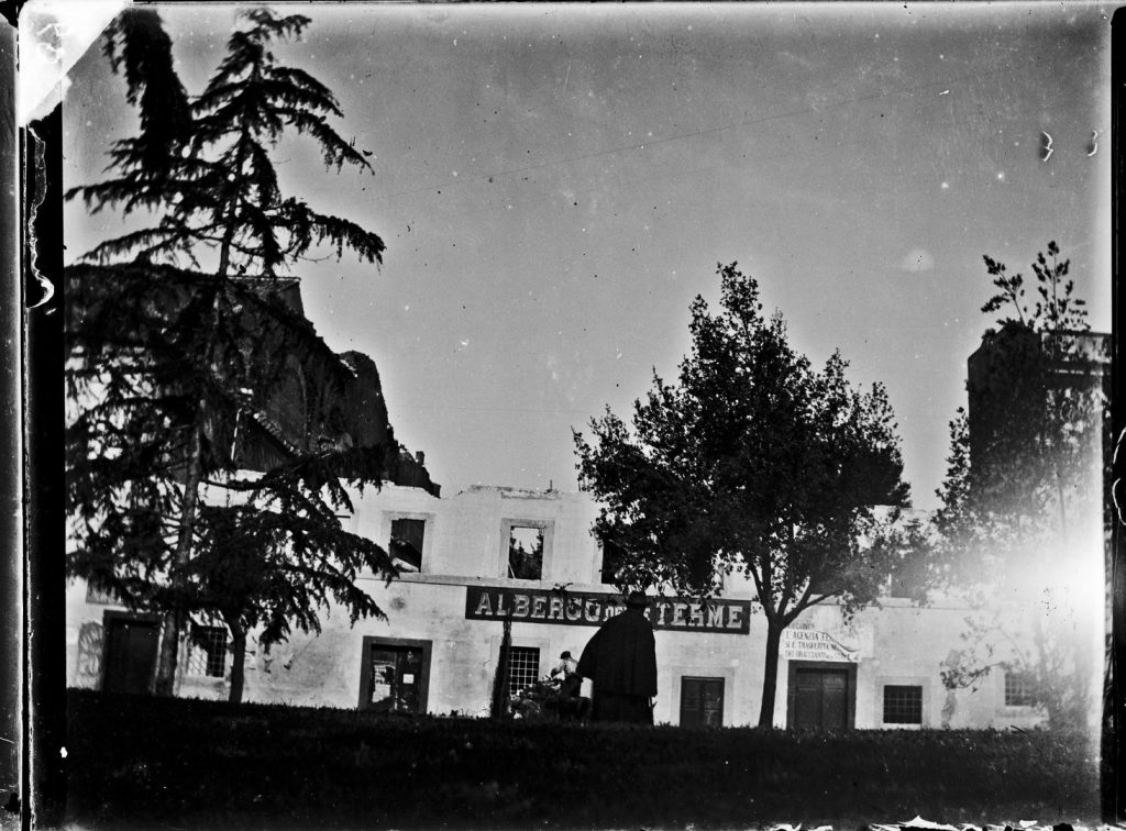 The structures built in the remains of the Baths: the Albergo del Viaggiatore