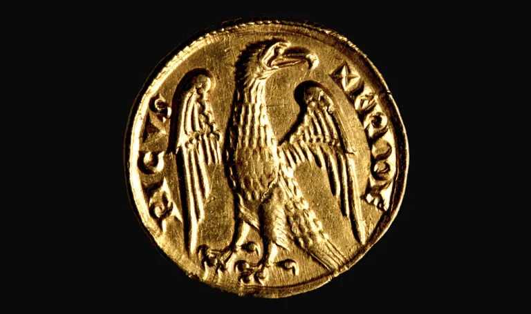Regno di Sicilia. Augustale in oro di Federico II con aquila (rovescio), post 1231